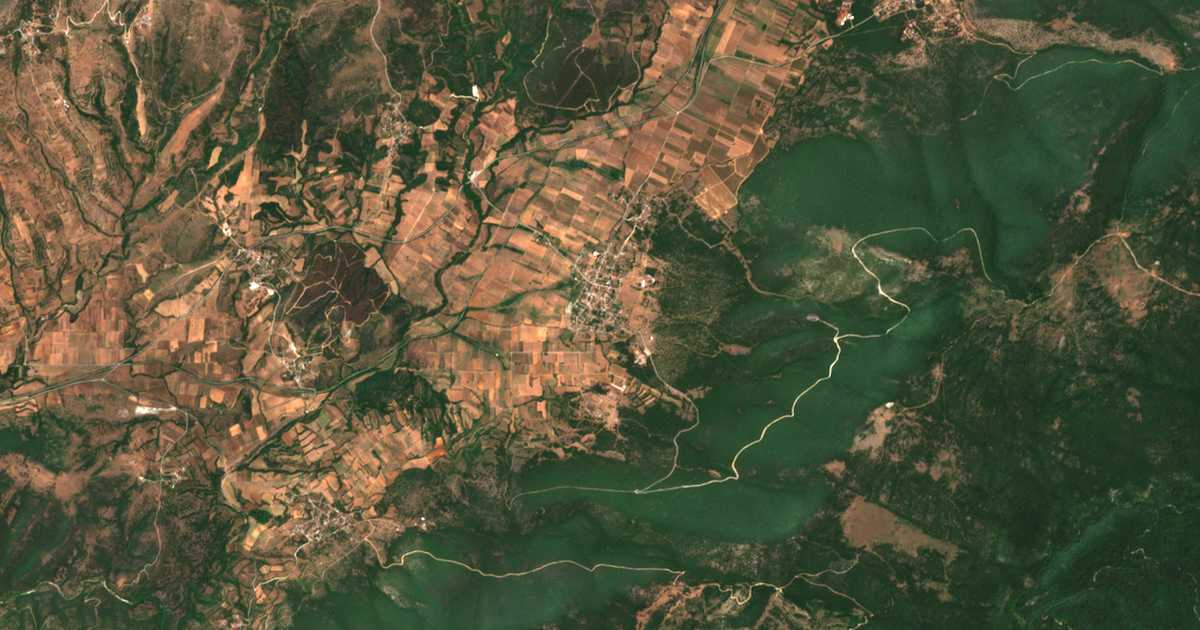 Mapa por satélite de Plataniá