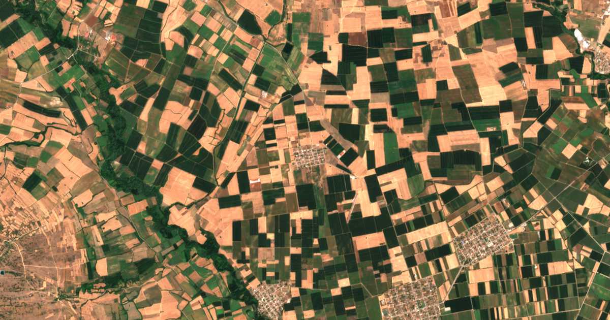 Mapa por satélite de Mikrókampos