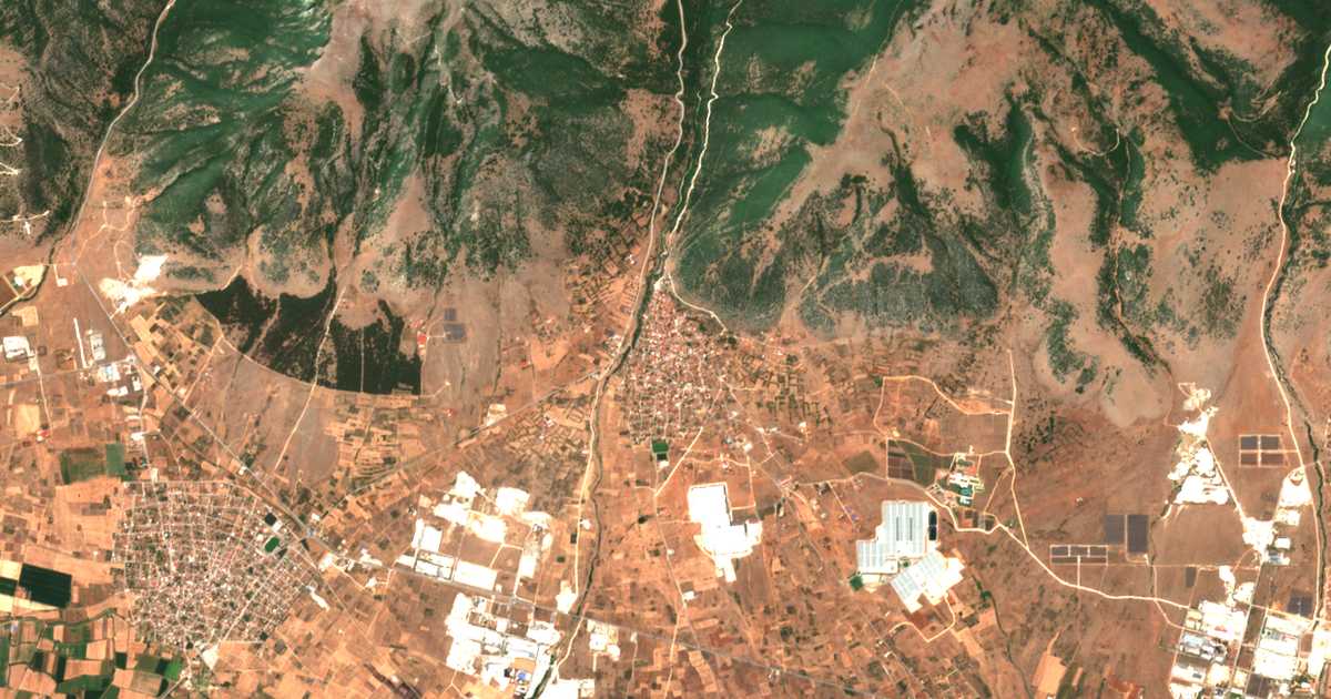 Mapa por satélite de Petroússa