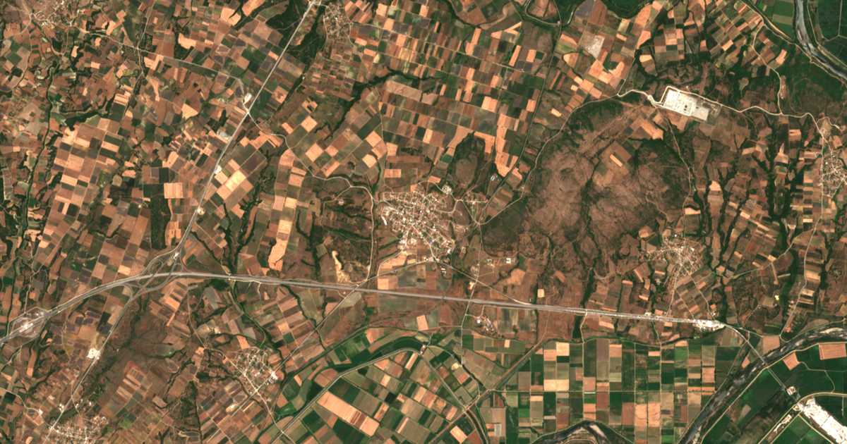Mapa por satélite de Péplos