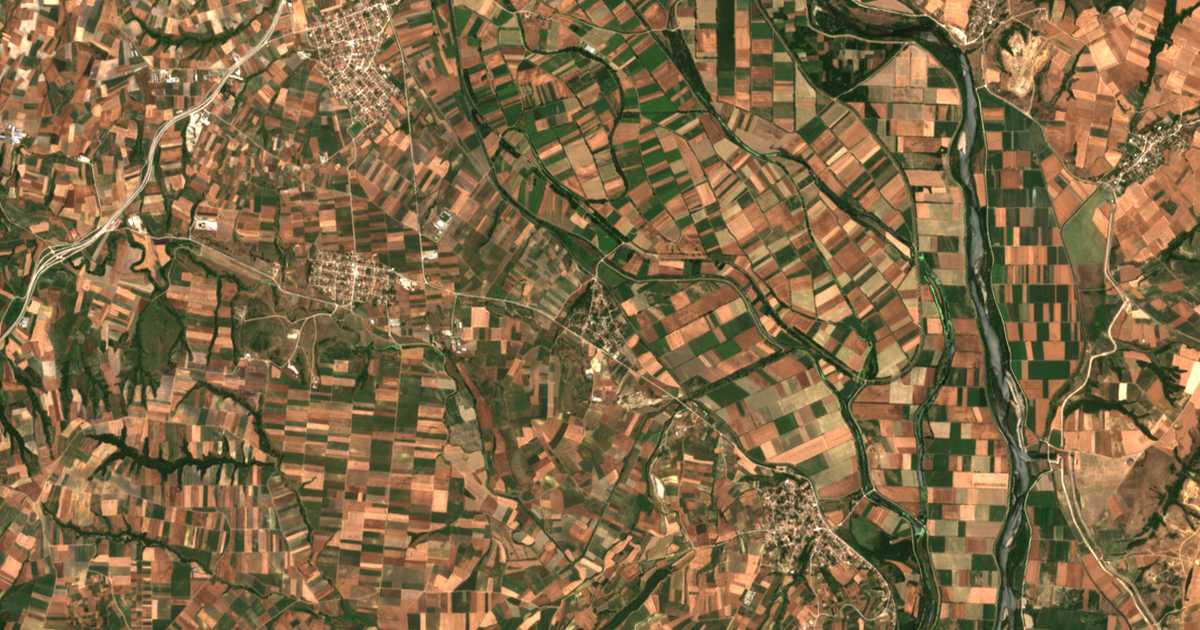 Mapa por satélite de Rígion