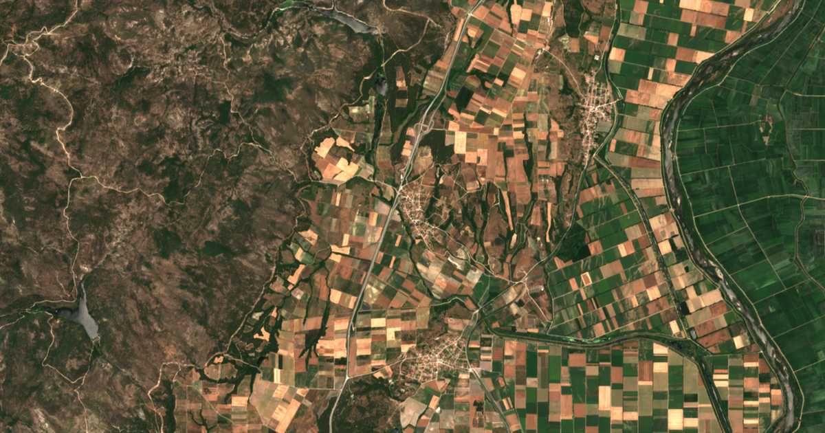 Mapa por satélite de Lýra