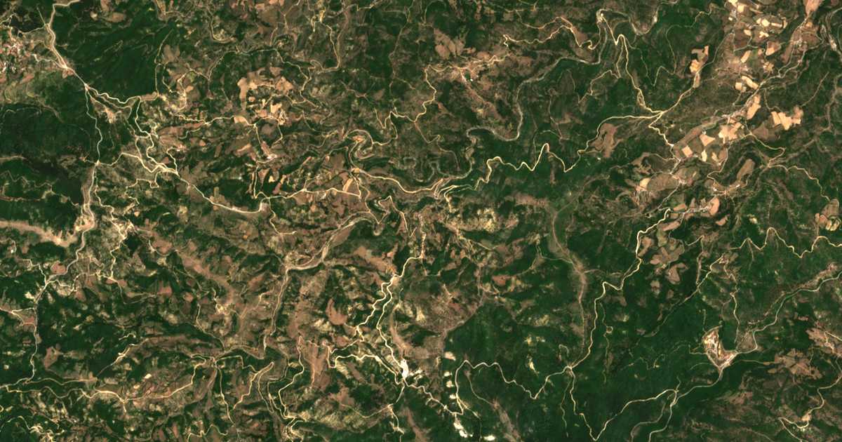 Mapa por satélite de Petrólofos