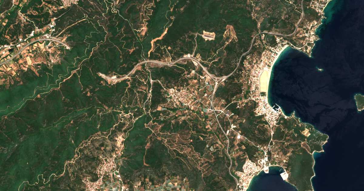 Mapa por satélite de Ágios Andréas