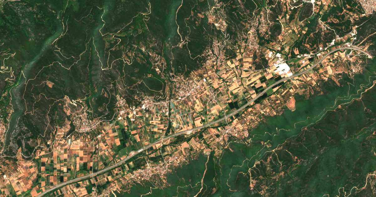 Mapa por satélite de Avlí