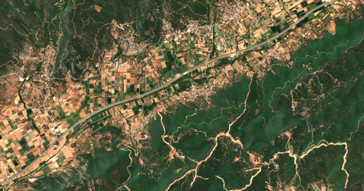 Mapa por satélite de Karavangélis