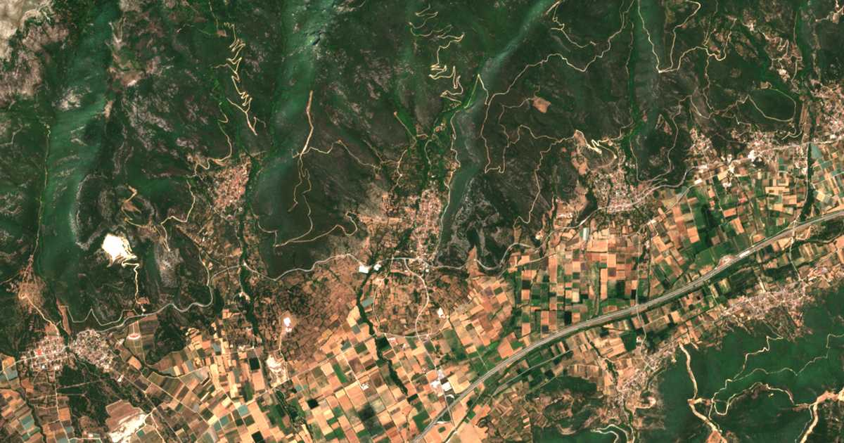 Mapa por satélite de Mousthéni