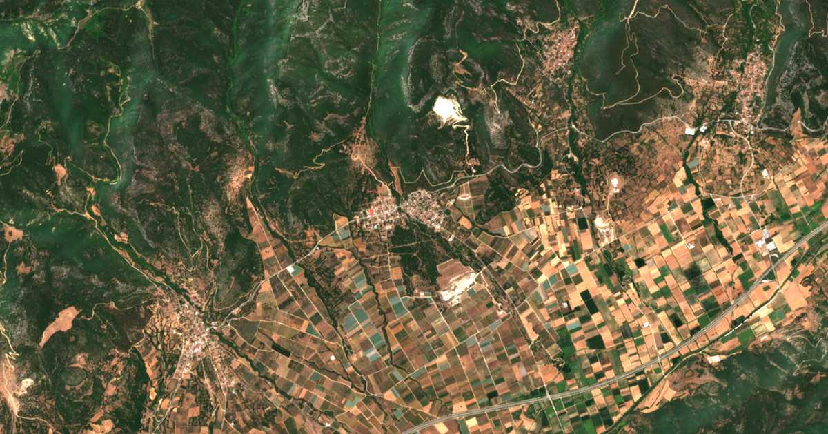 Mapa por satélite de Platanótopos