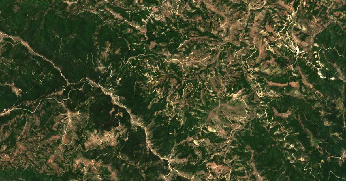 Mapa por satélite de Kámpos