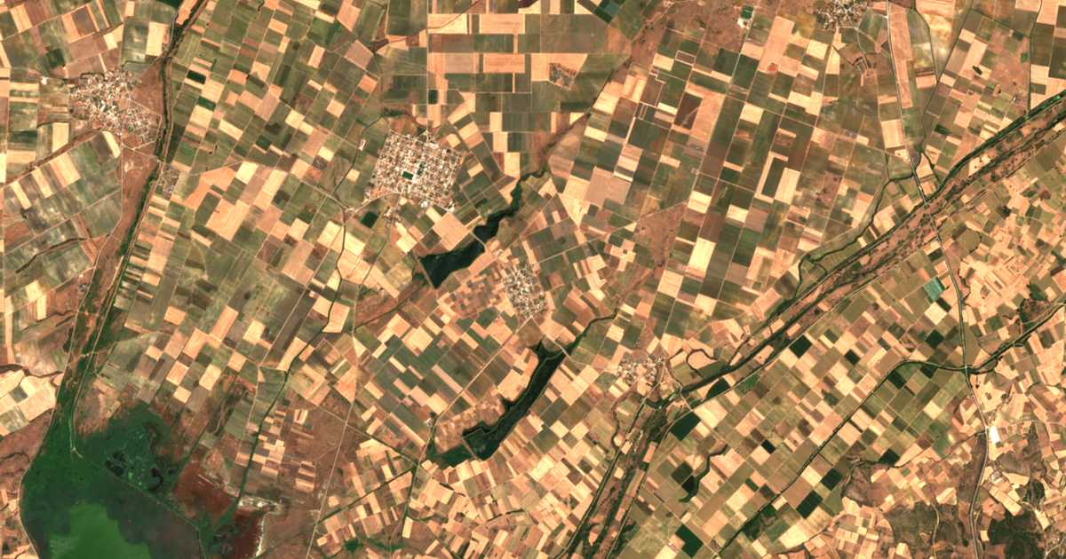 Mapa por satélite de Adrianí