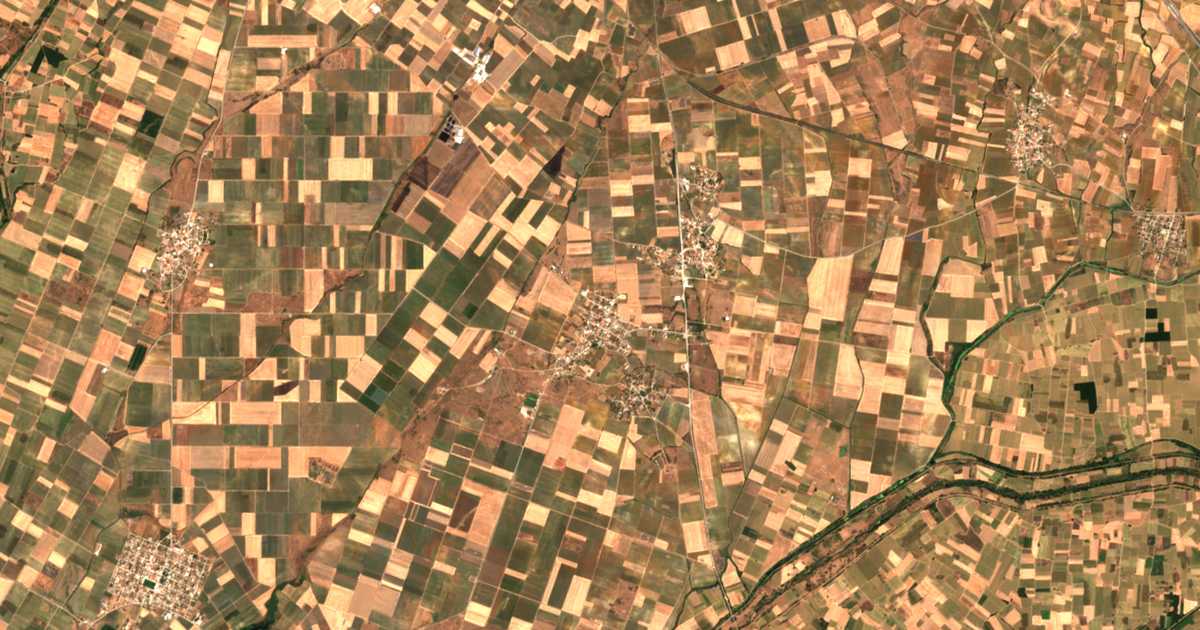 Mapa por satélite de Ágioi Theódoroi