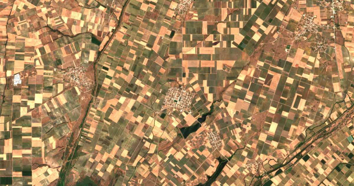 Mapa por satélite de Néon Sidirochórion