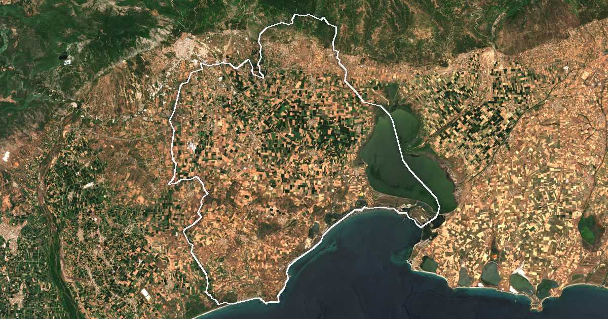 Imagen de satélite con el límite trazado: Dímos Avdíron