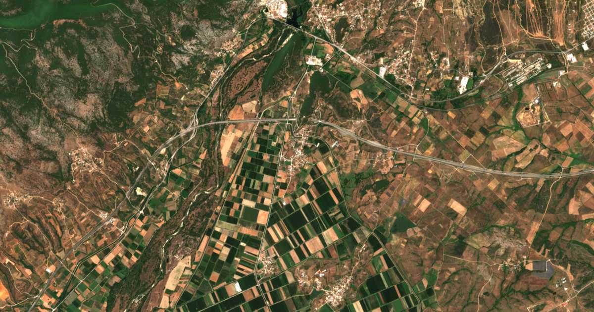 Mapa por satélite de Thalassiá