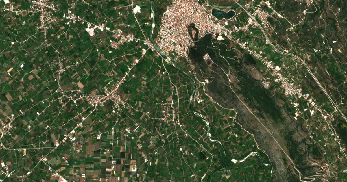 Mapa por satélite de Agía Triás