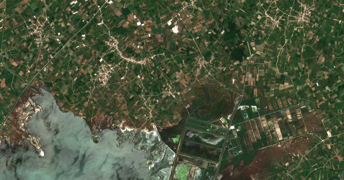 Mapa por satélite de Apómeron