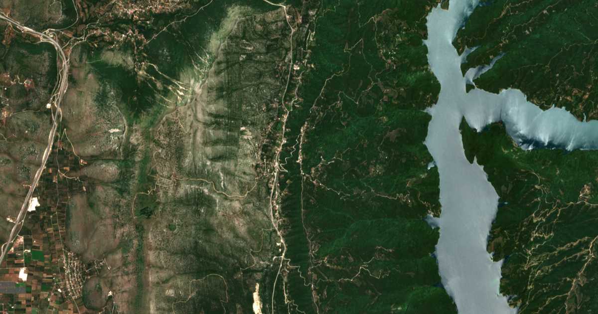 Mapa por satélite de Korfovoúnion