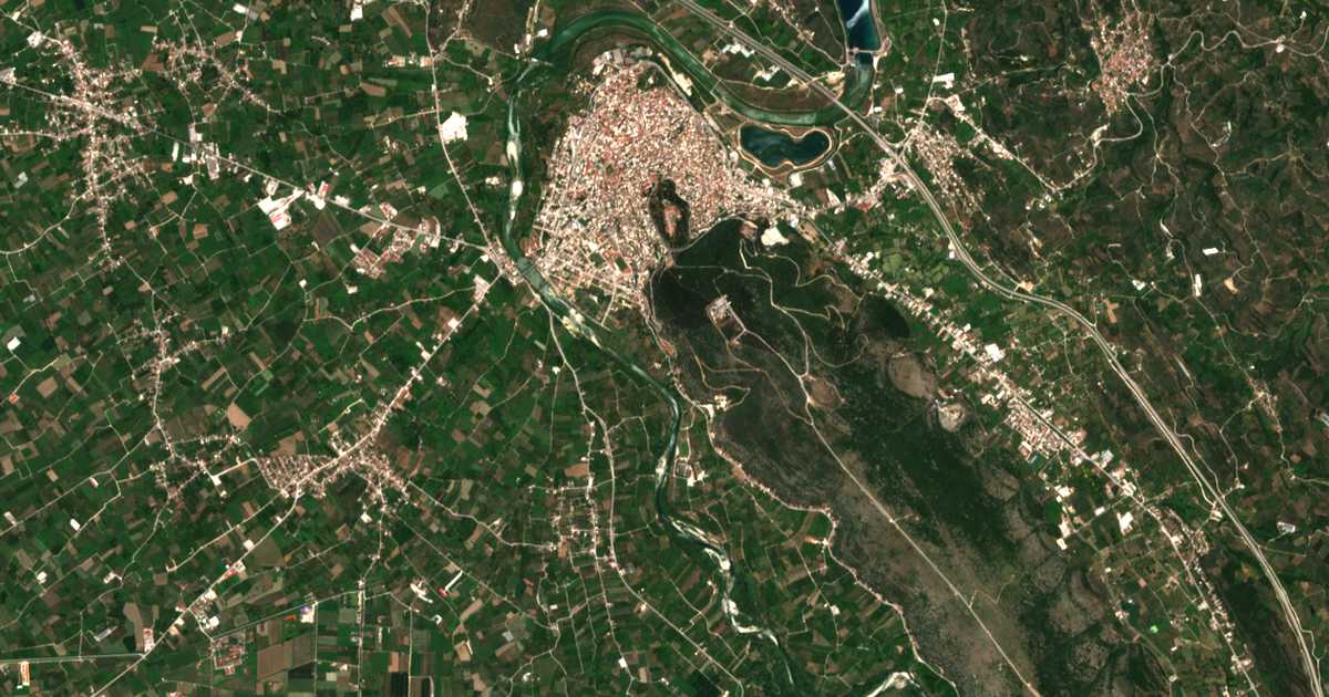 Mapa por satélite de Moní Genníseos Theotókou Í Káto Panagías