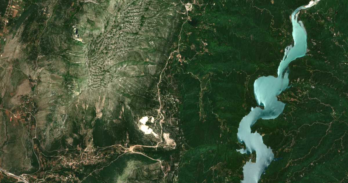 Mapa por satélite de Platánia