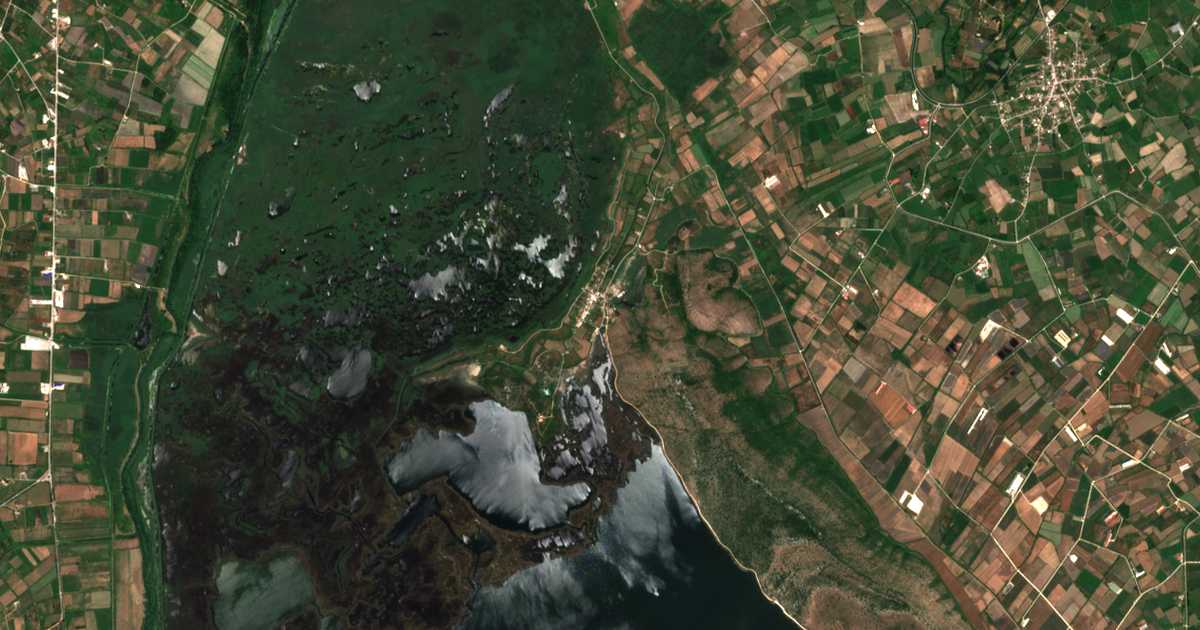 Mapa por satélite de Strongylí