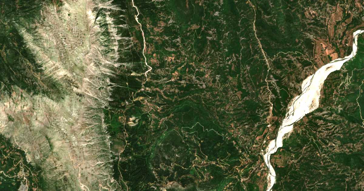 Mapa por satélite de Krya Vrysi