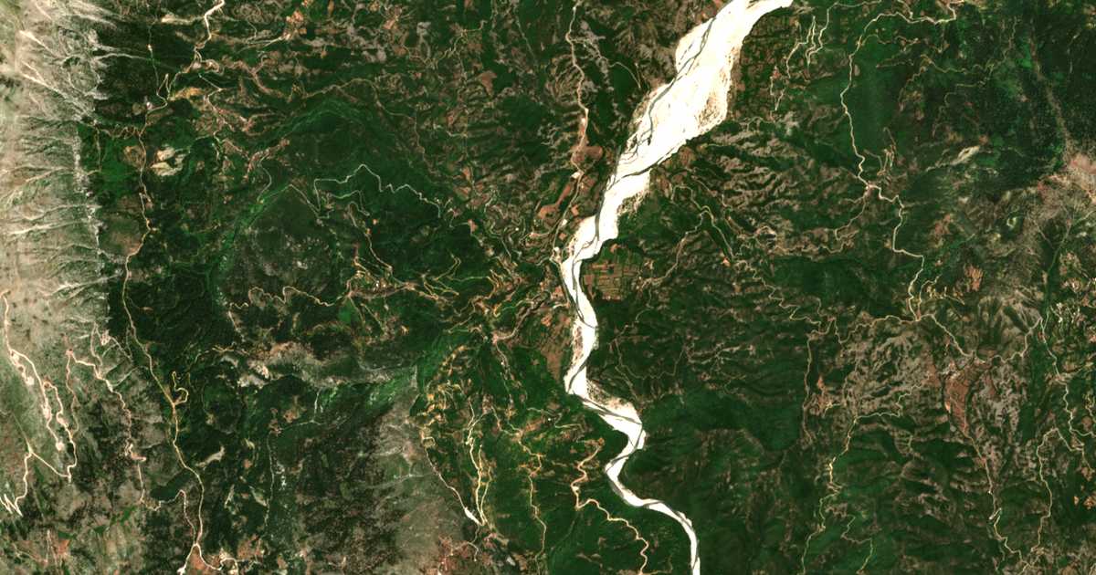 Mapa por satélite de Mesópyrgos