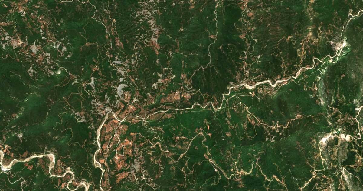 Mapa por satélite de Péra Kalentíni
