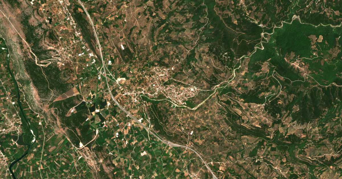 Mapa por satélite de Kompótion
