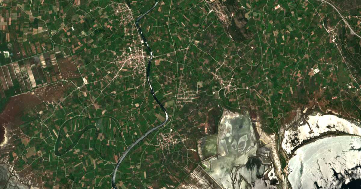 Mapa por satélite de Néos Synoikismós Loutrotópou