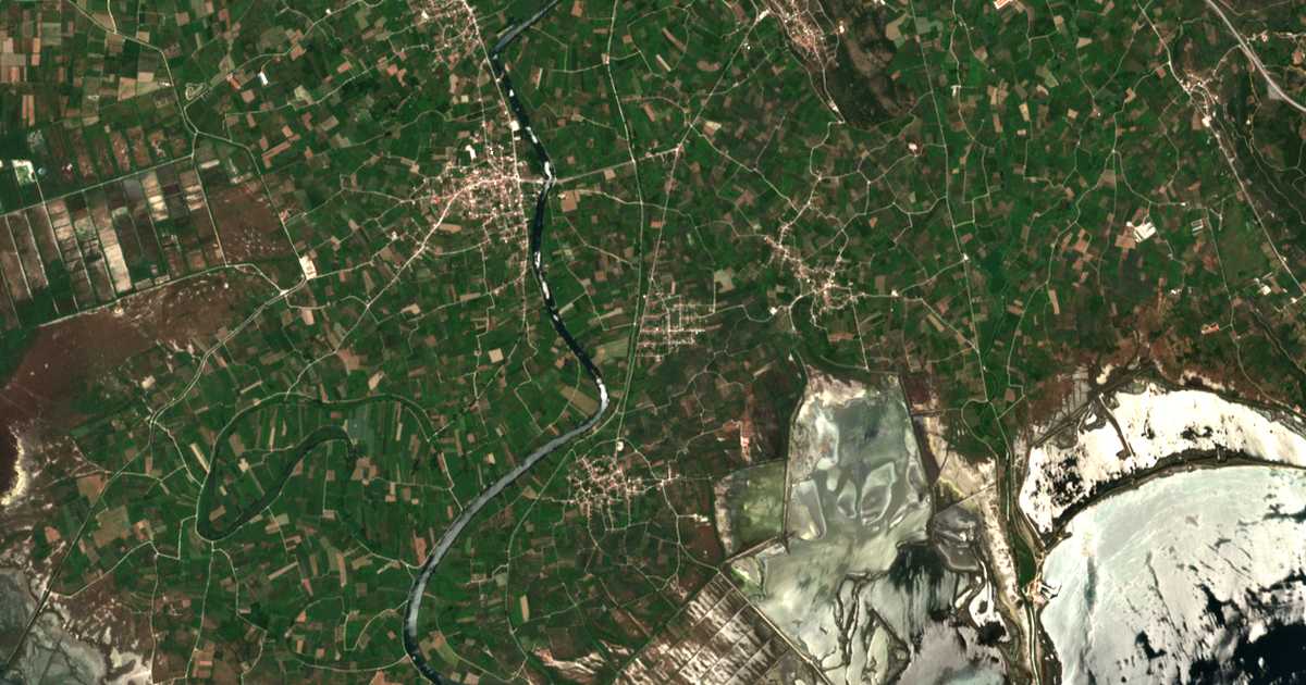 Mapa por satélite de Néos Synoikismós