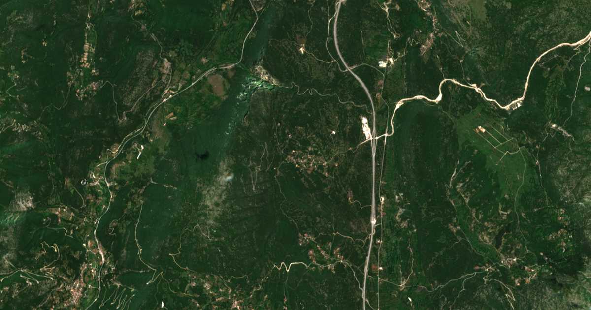 Mapa por satélite de Agía Triás