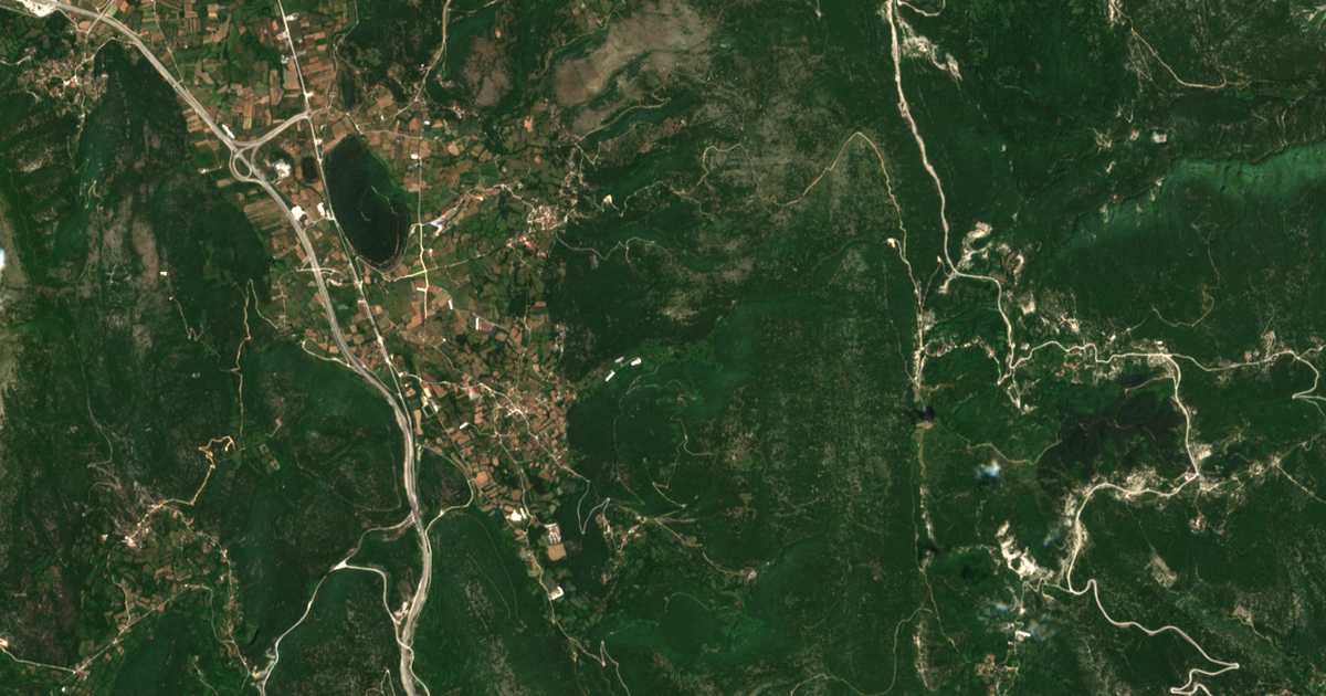 Mapa por satélite de Káto Kryfovón