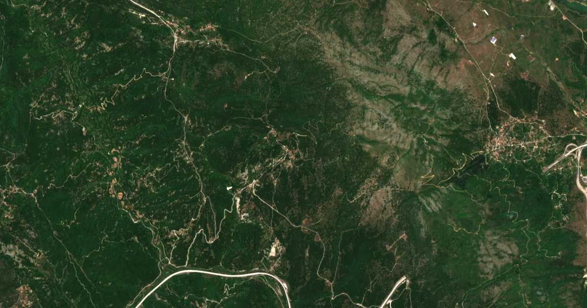 Mapa por satélite de Kostániani