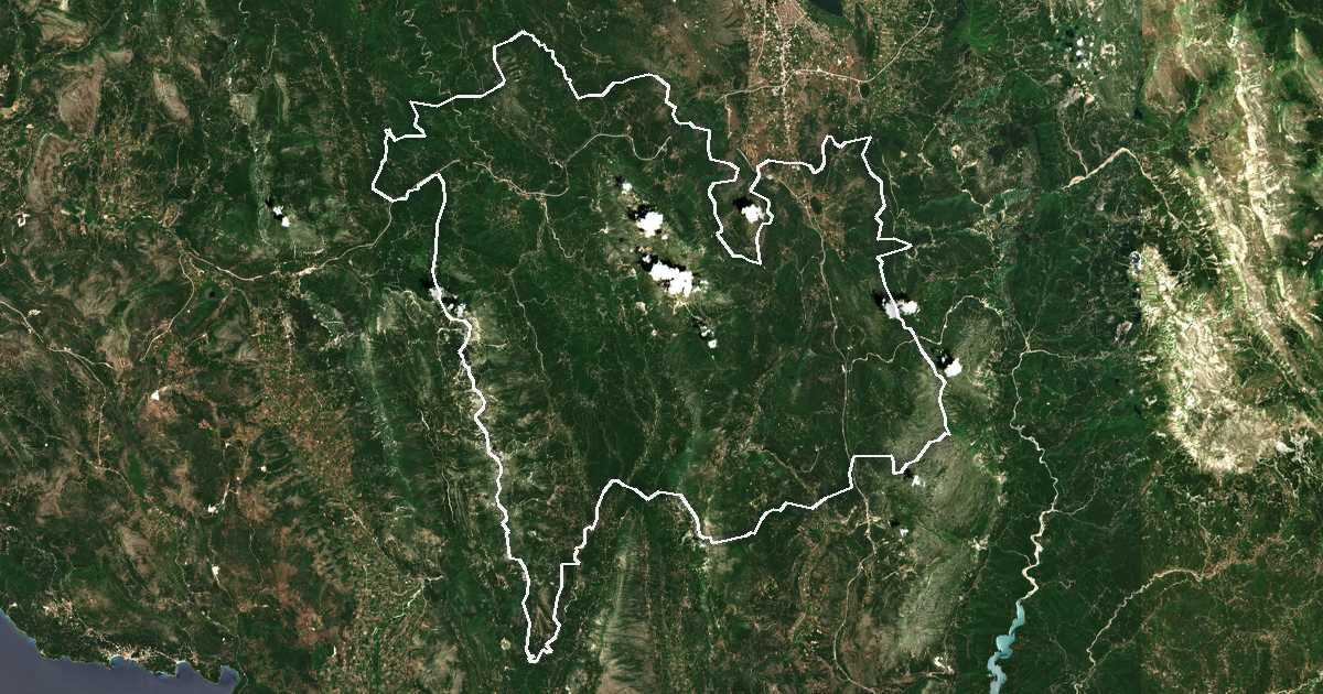 Imagen de satélite con el límite trazado: Dímos Dodónis