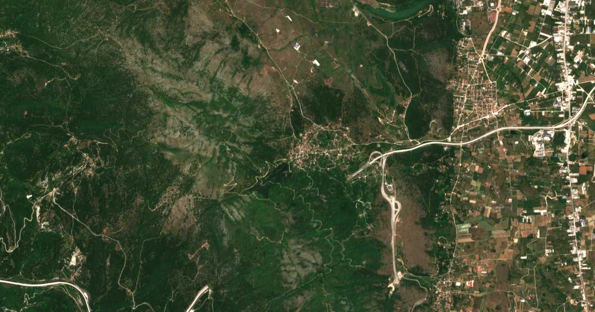 Mapa por satélite de Kosmirá