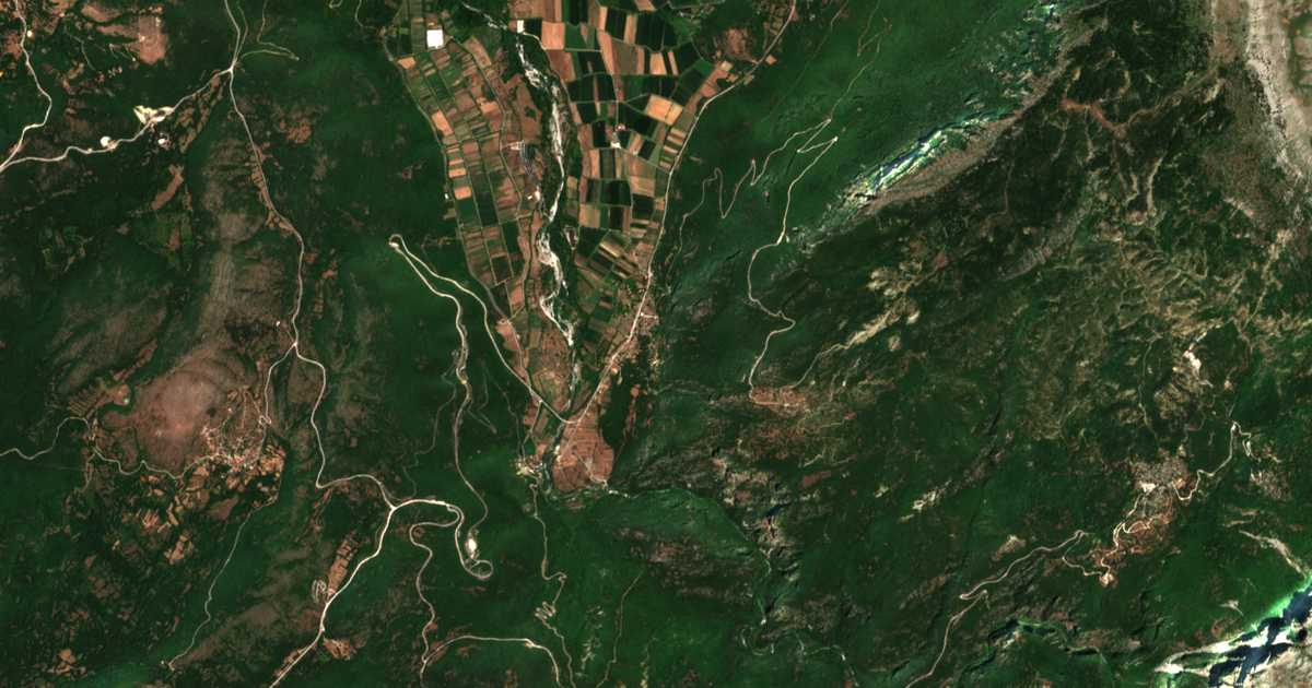 Mapa por satélite de Kalývia