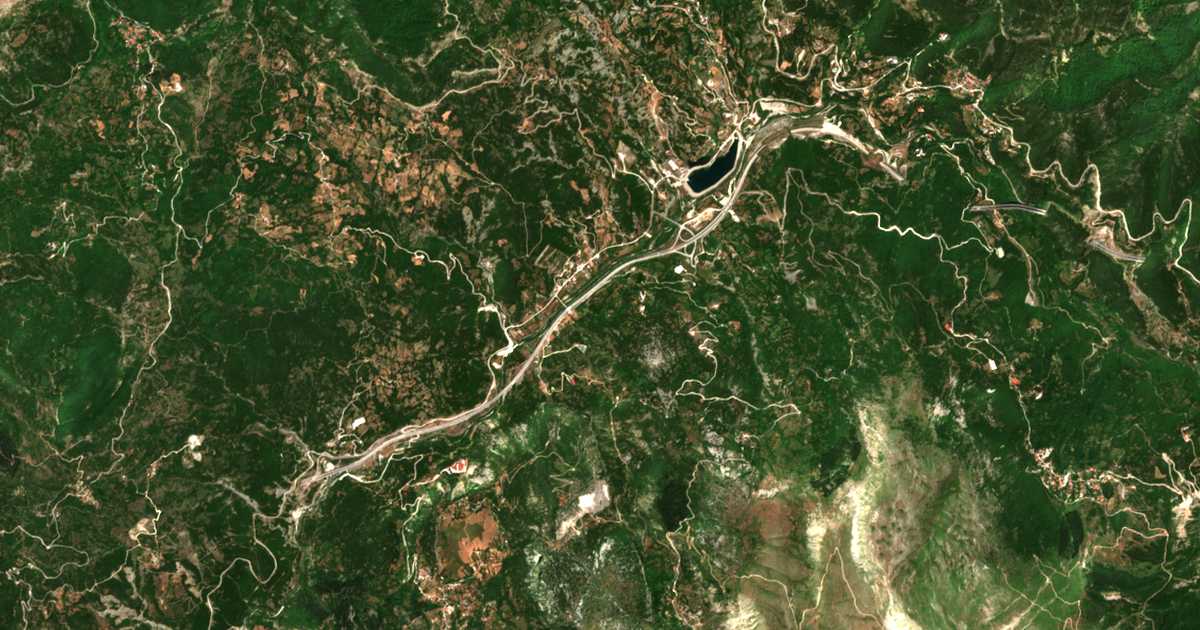Mapa por satélite de Tampoúria