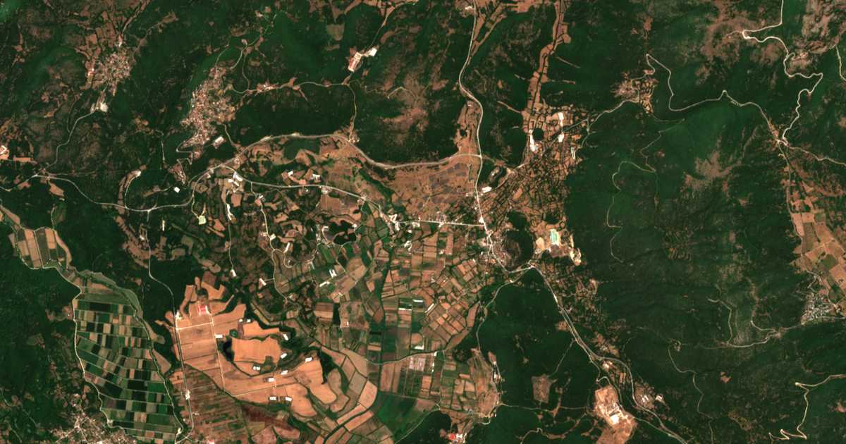 Mapa por satélite de Ágios Geórgios Dolianón