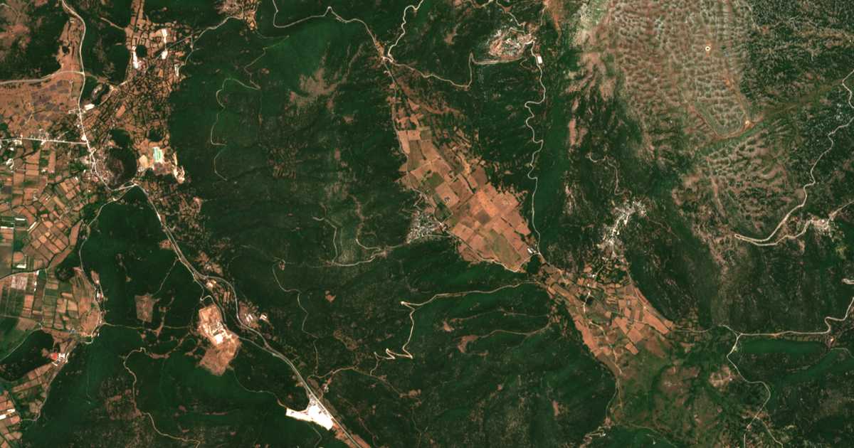 Mapa por satélite de Káto Pediná