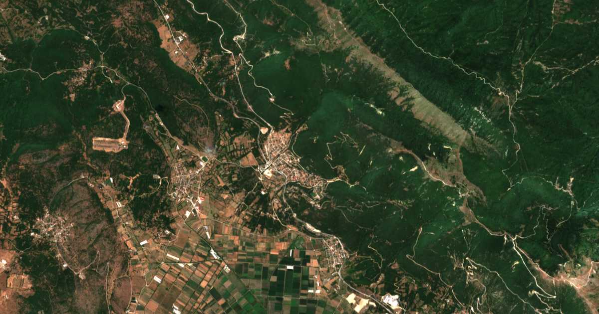 Mapa por satélite de Karyaí