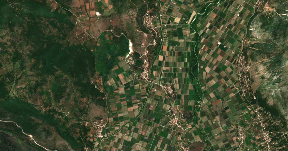 Mapa por satélite de Koróni