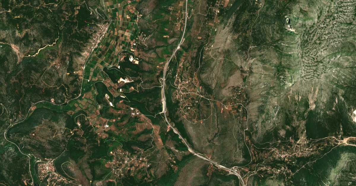 Mapa por satélite de Gymnótopos