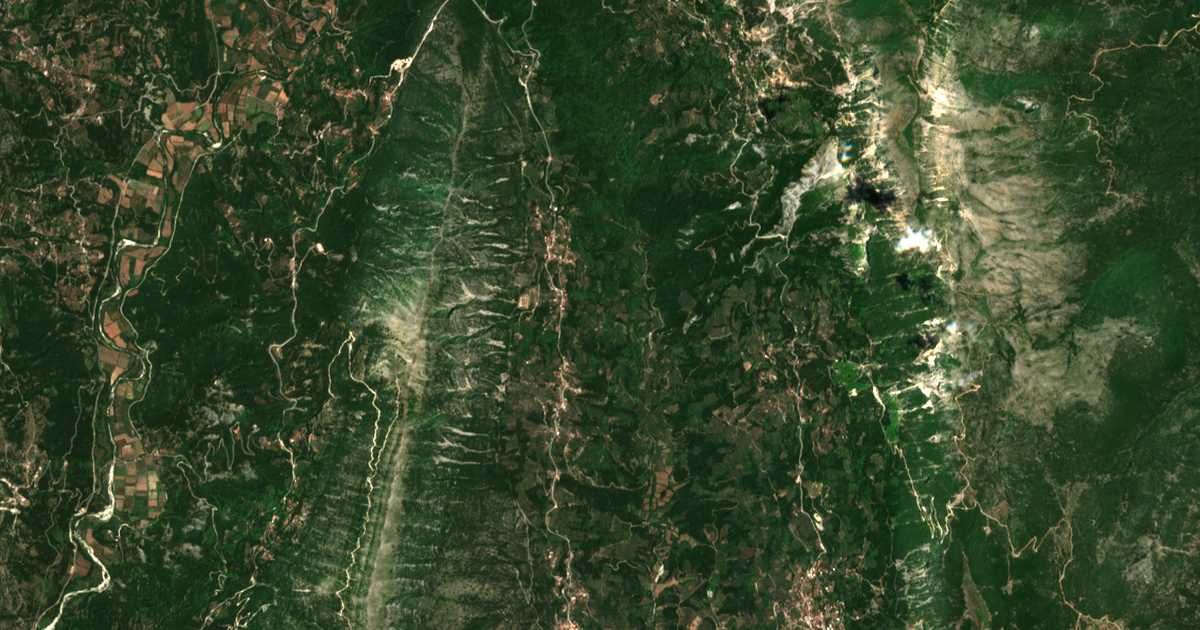 Mapa por satélite de Kerásovon