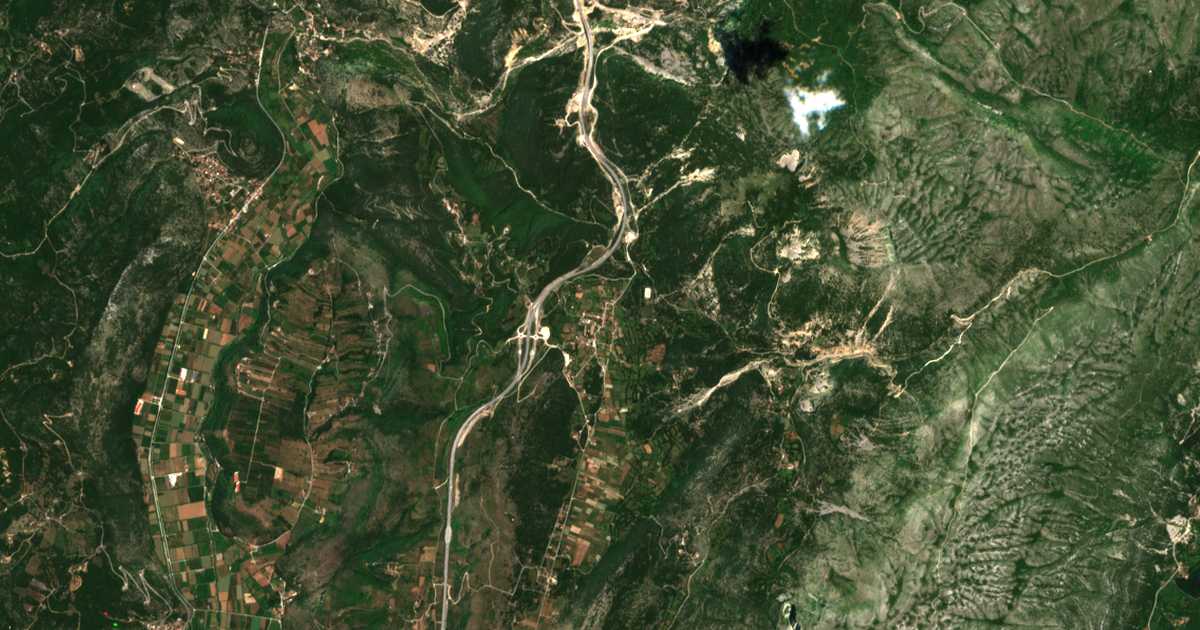 Mapa por satélite de Néos Gorgómylos
