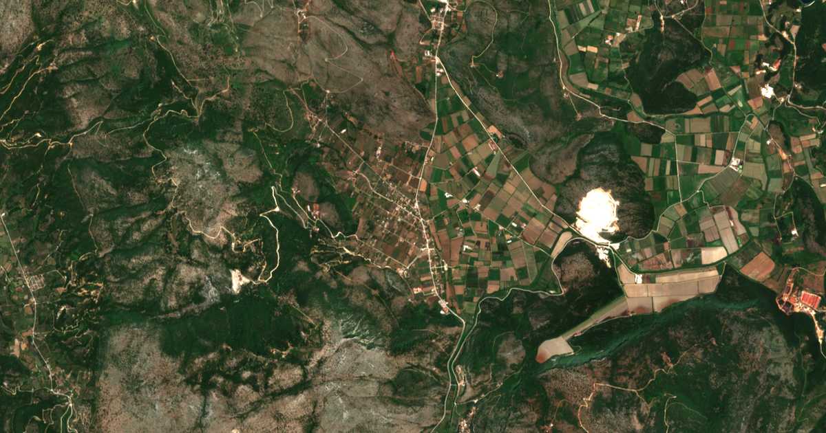 Mapa por satélite de Týrgia