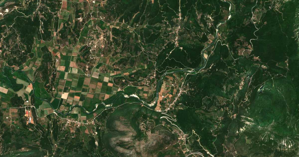 Mapa por satélite de Kypárisson