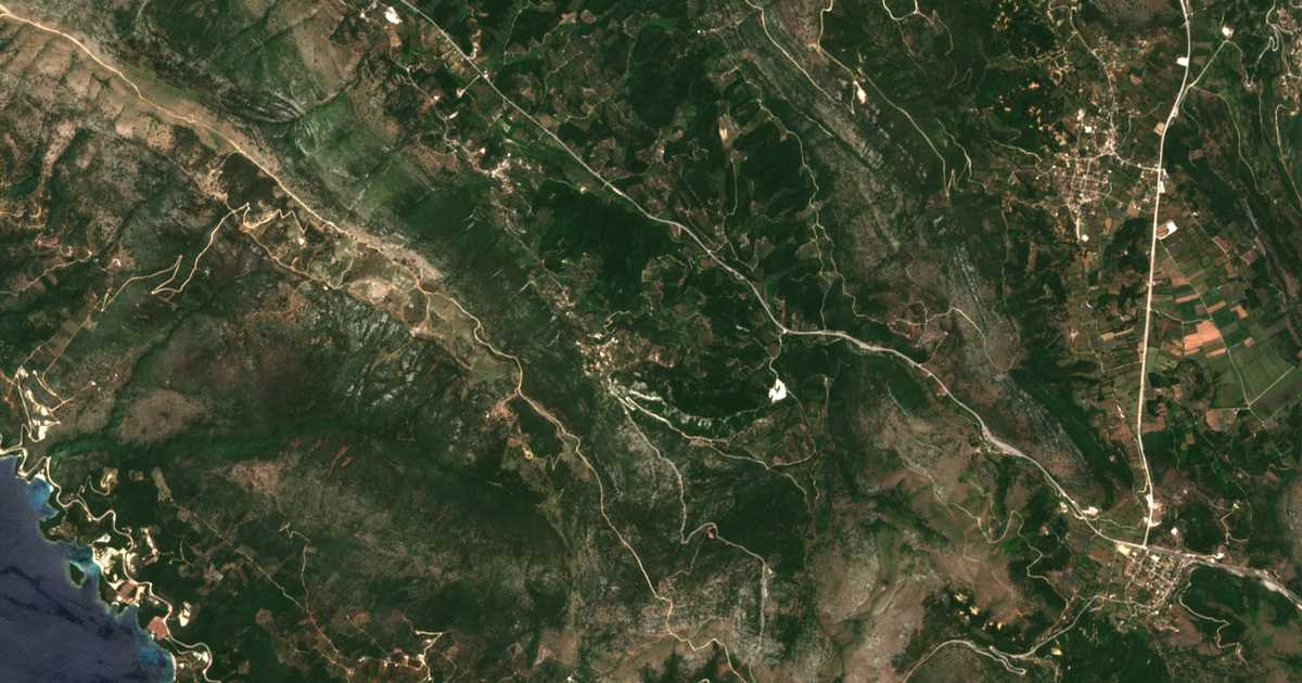 Mapa por satélite de Polynérion