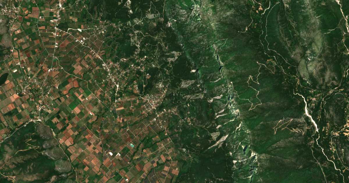 Mapa por satélite de Kamínion