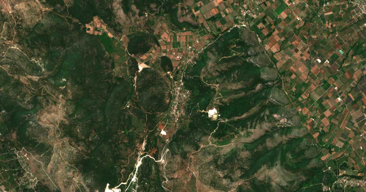 Mapa por satélite de Karvounárion