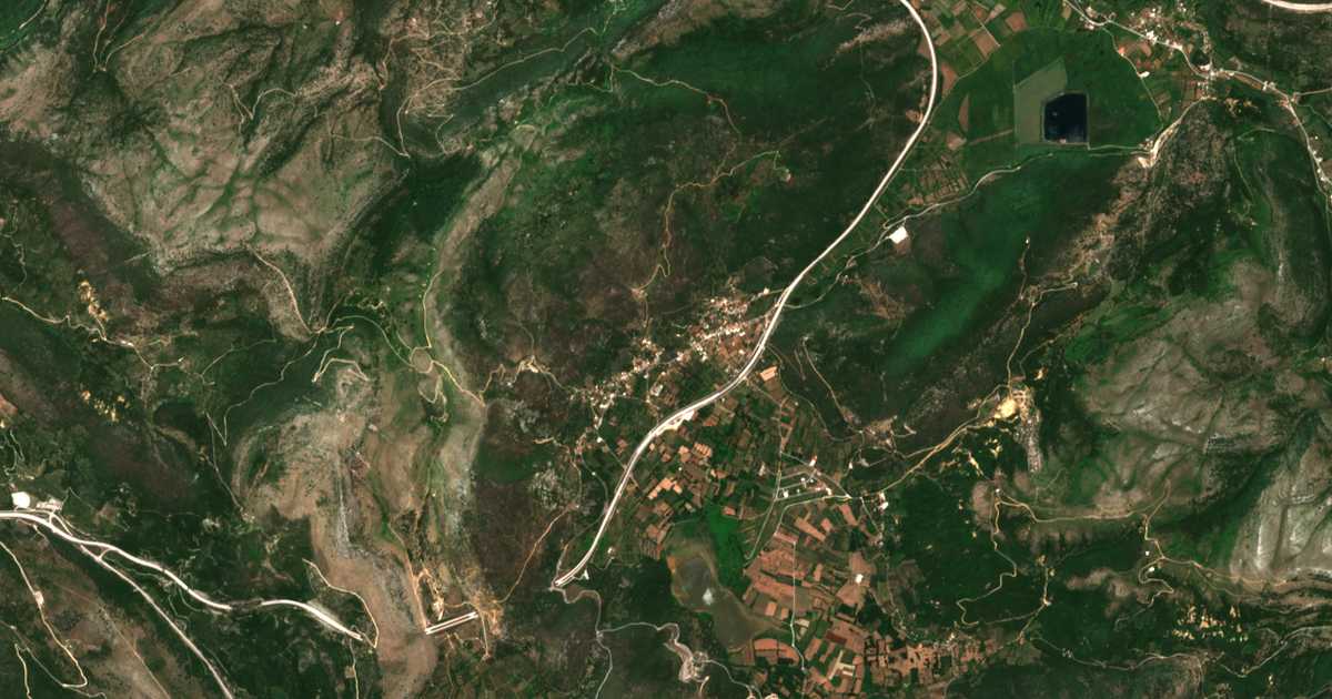 Mapa por satélite de Psáka